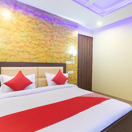 Super Oyo Hotel O Red Stone Inn Нью-Дели Экстерьер фото