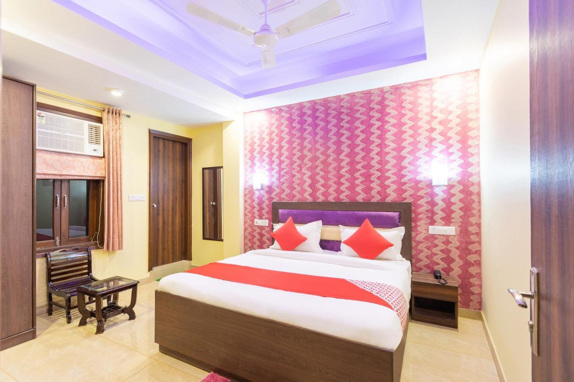 Super Oyo Hotel O Red Stone Inn Нью-Дели Экстерьер фото