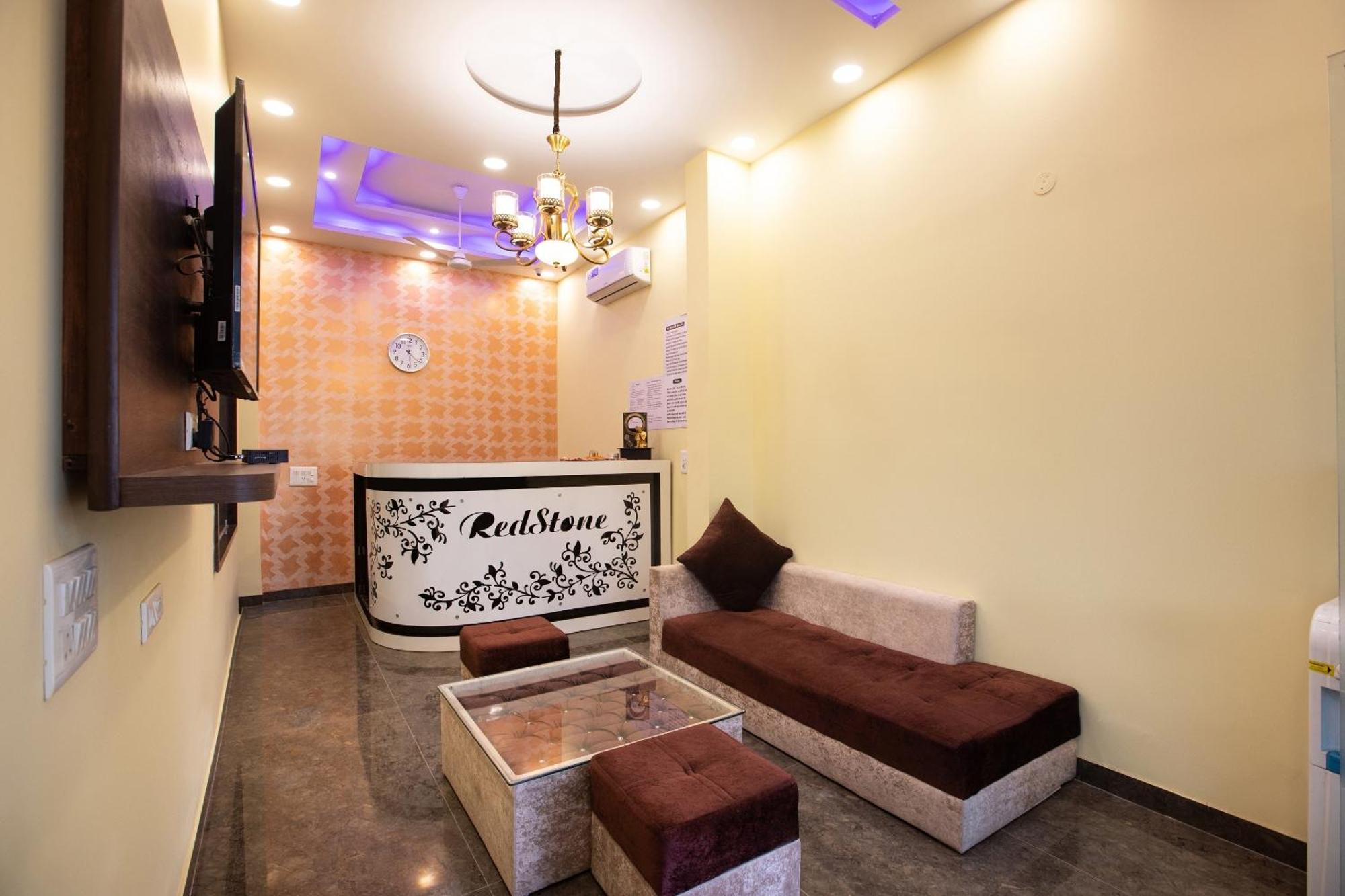 Super Oyo Hotel O Red Stone Inn Нью-Дели Экстерьер фото