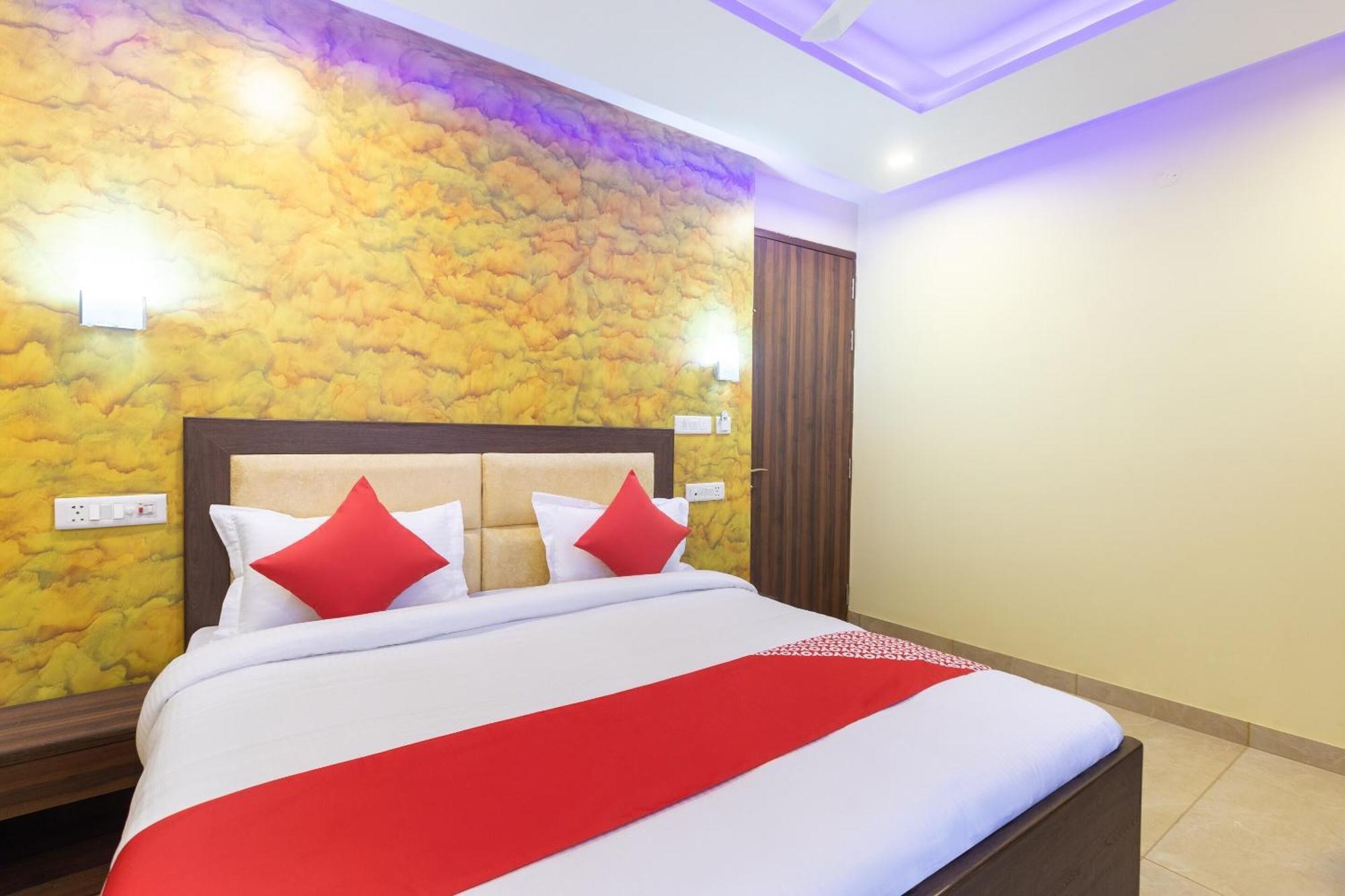 Super Oyo Hotel O Red Stone Inn Нью-Дели Экстерьер фото
